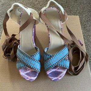 STUART WEITZMAN BY THEODORA & CALLUM Beach Wedges